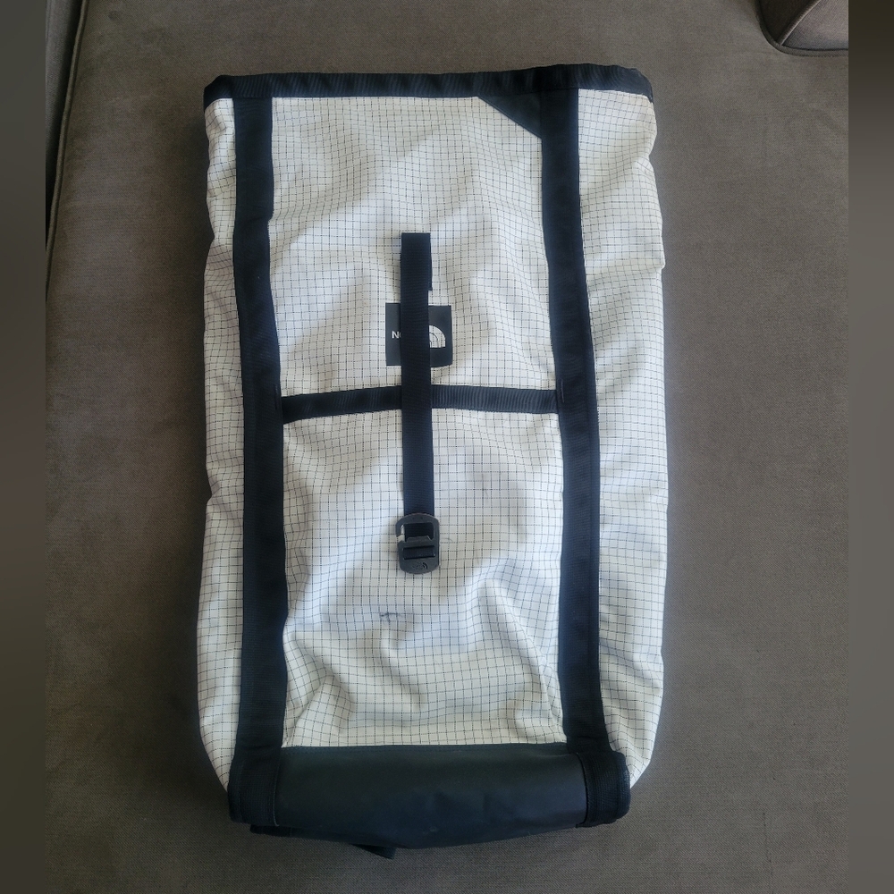 The North Face Homestead Roadsoda Backpack White/Black  insulated Large